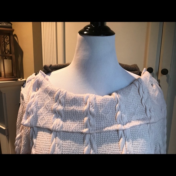 Sweater with 2 Colors - Picture 3 of 8